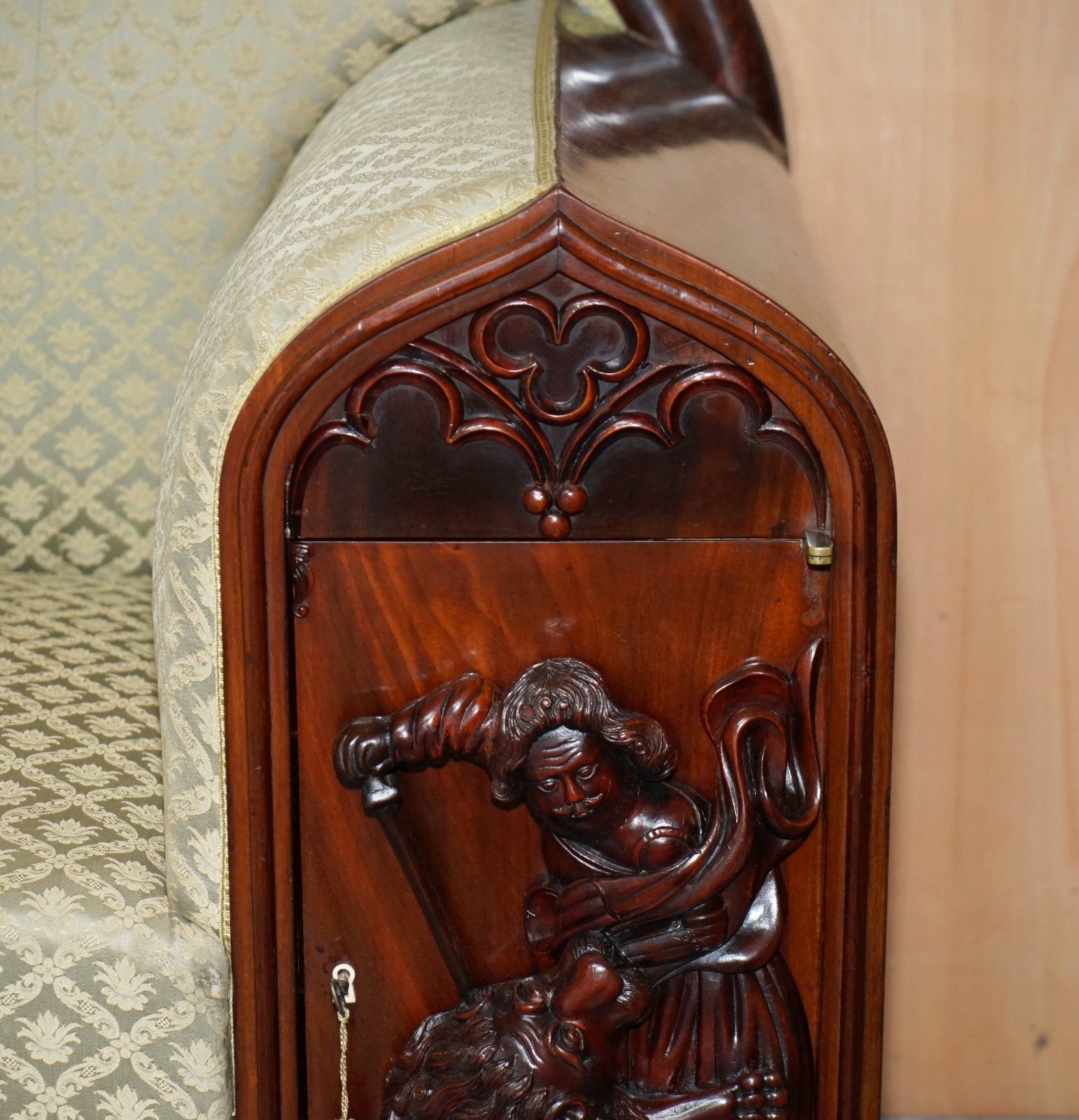 photo furniture Restored Flamed Mahogany Lion Carved Antique William IV Sofa Cupboard Lock Arms