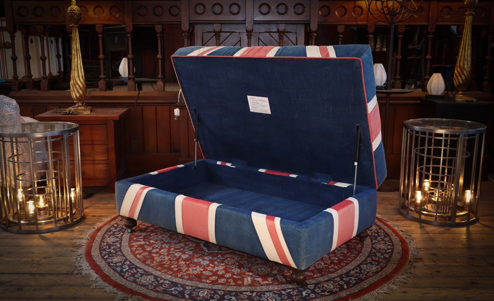 photo furniture Superb Timothy Oulton Halo Westminster Buttoned Footstool Ottoman Union Jack 🚚