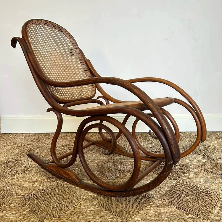 Thonet N0.10 Bentwood Rocking Chair