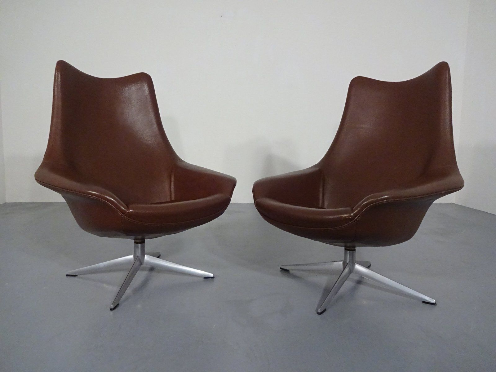 Danish Pirouette Swivel Chair In Leather By H. W. Klein For Bramin, 1960s