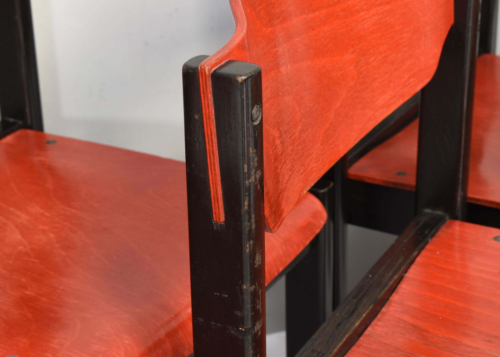 photo vintage 14x Italian Postmodern Stacking Chairs In Sottsass Memphis Style   Italy, 1970's