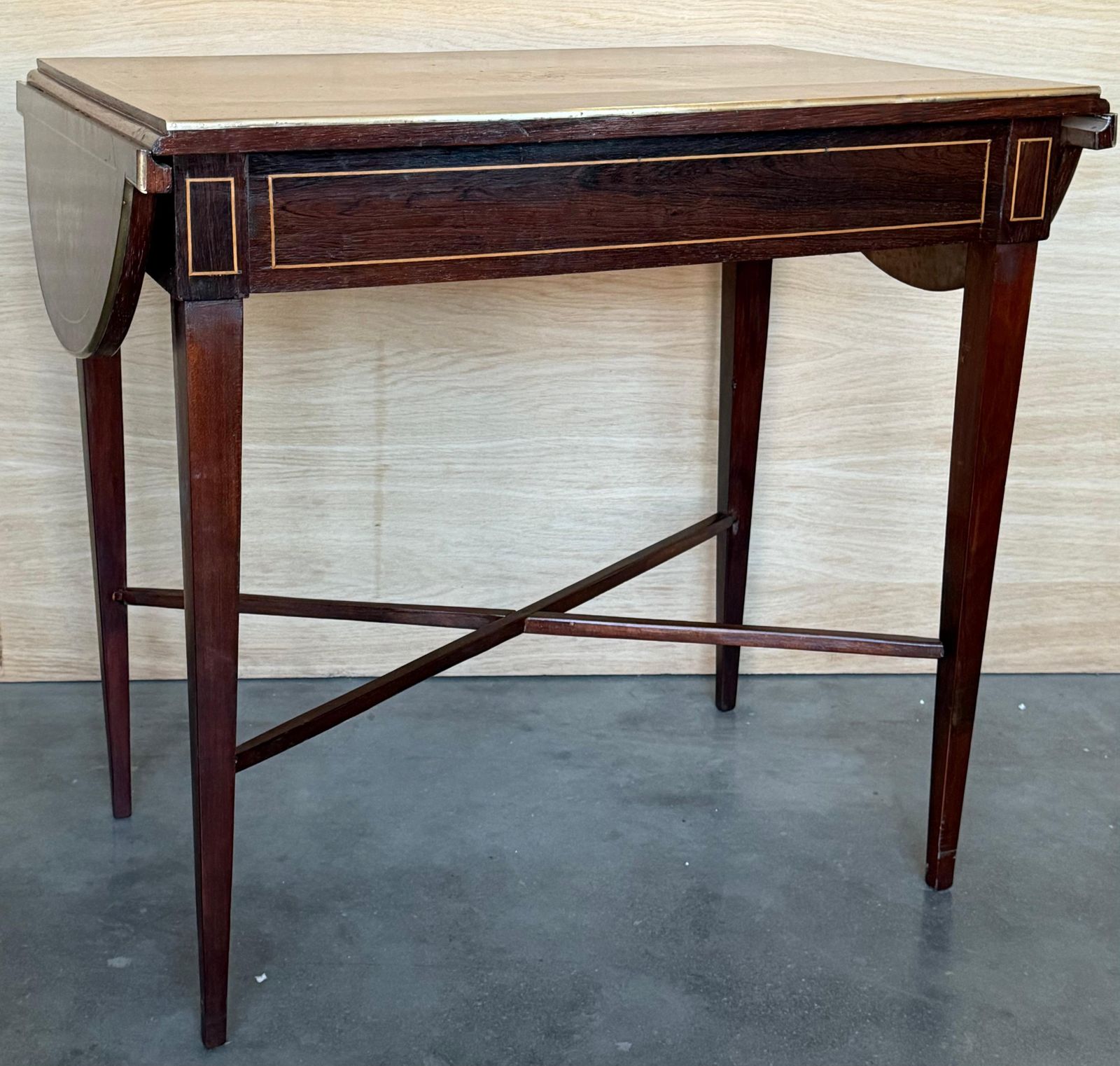 photo for sale Bureau à abattants en noyer avec marqueterie, style classique italien