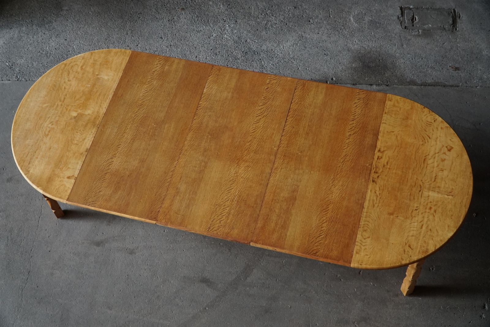 photo vinterior Mid Century Round Oak Dining Table With Three Extensions, Danish Modern, 1960s