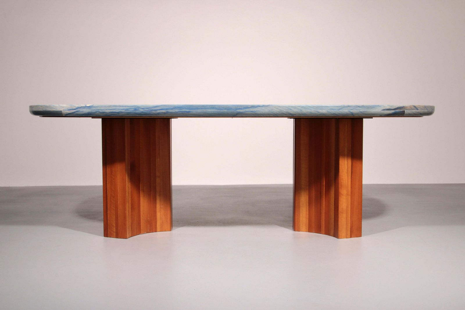 Exquisite Blue Braziliaans Marble Tabletop With Hand Inlaid Wood photo for sale