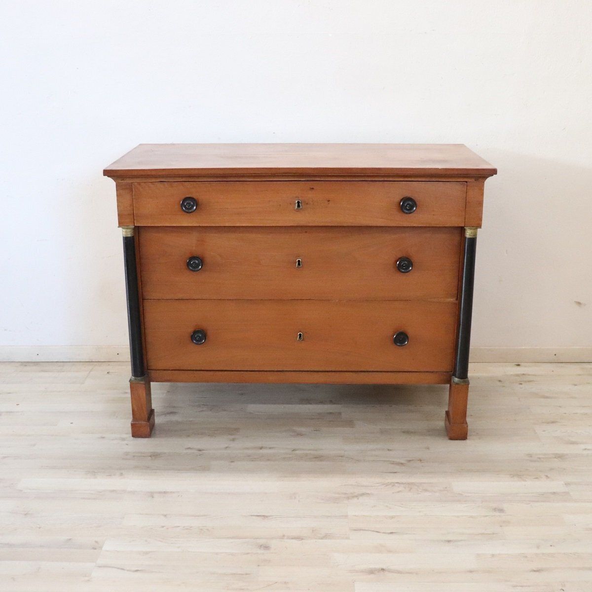 Antique Early 19th Century Walnut Chest Of Drawers photo vinterior