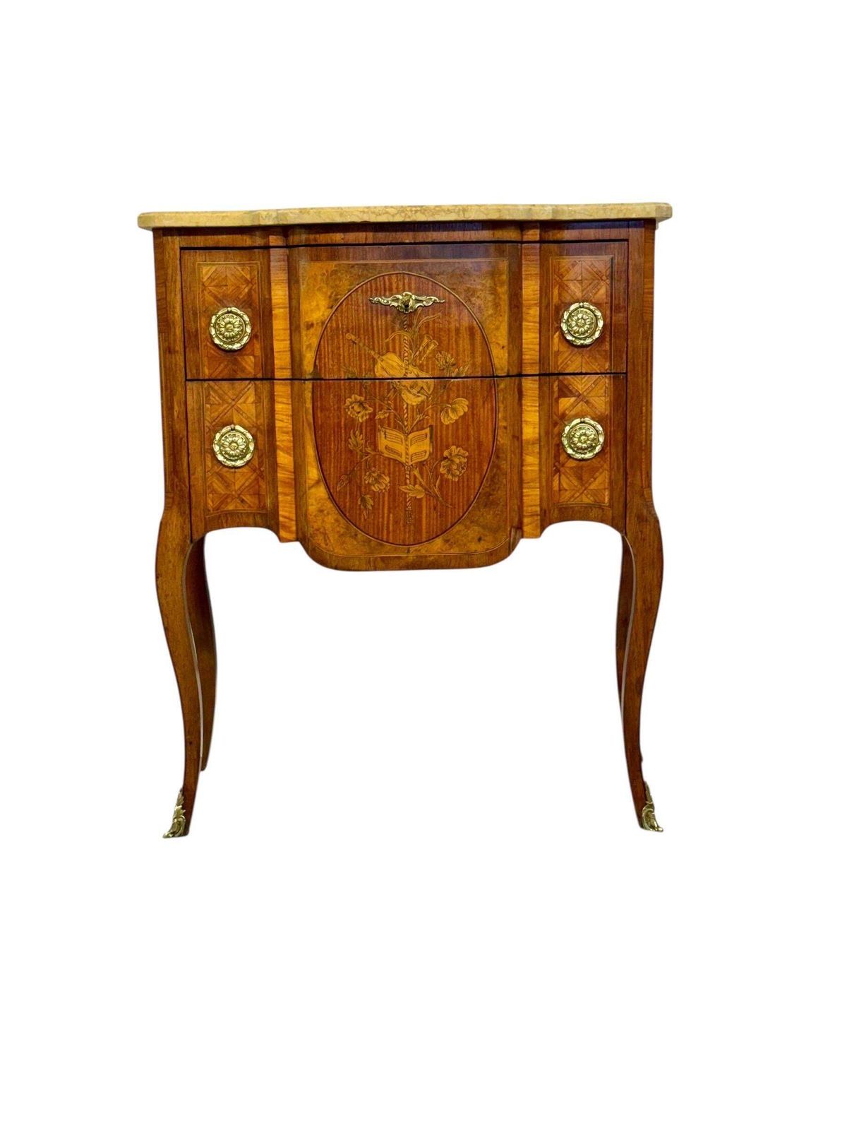 photo vinterior French Louis XV Style Marquetry Commode With Marble Top, Late 19th Century