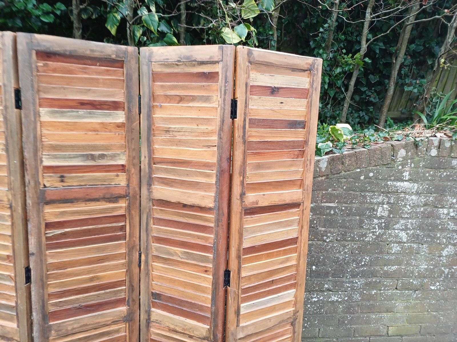 photo vintage Large Bespoke Reclaimed Wood Folding Screen 4 Panel Room Divider Rustic Industrial Slatted Louvered Privacy Screen 170cm