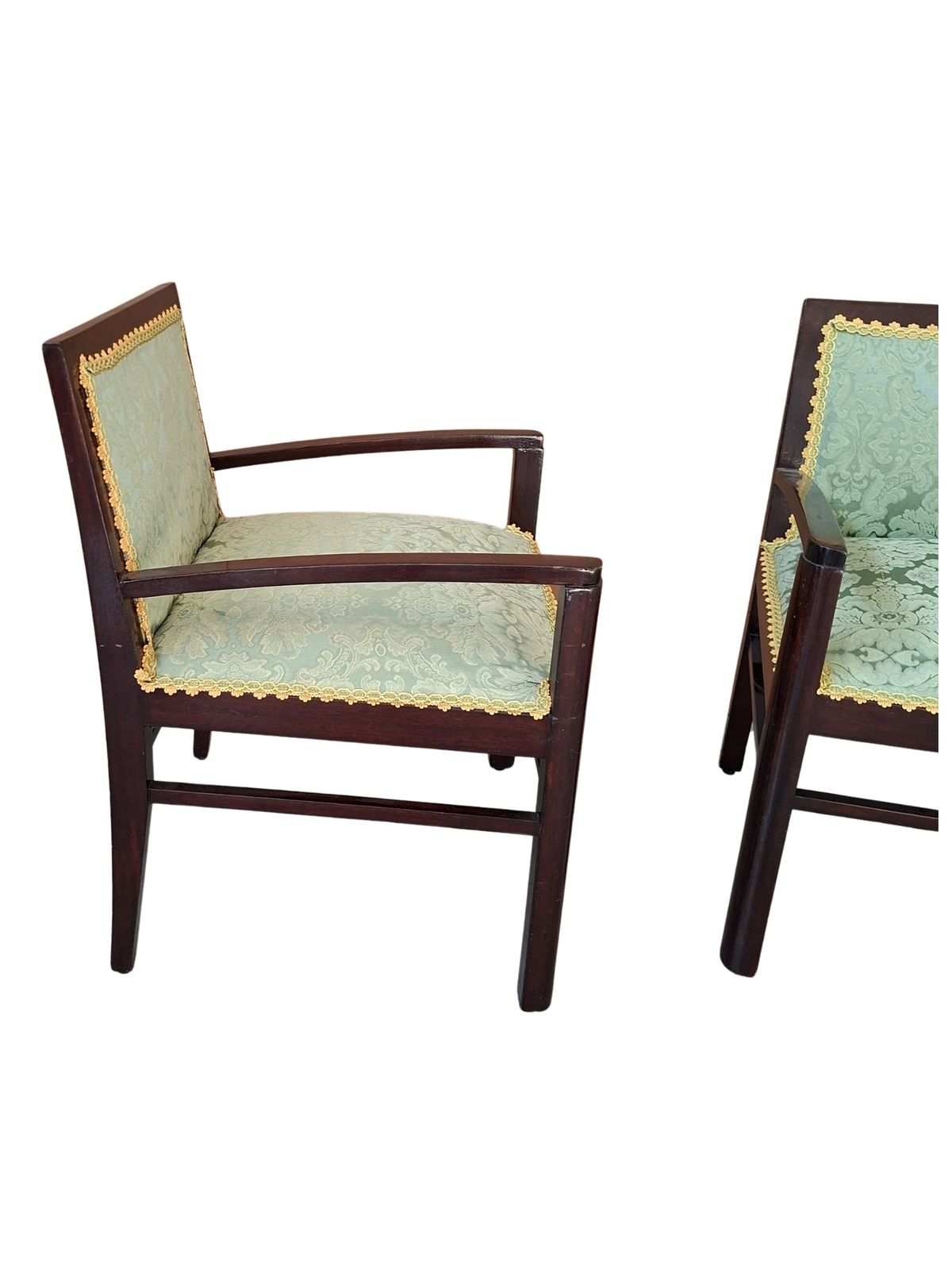 photo for sale Raffinata Coppia Di Poltroncine Da Camera Originali Degli Anni '70. Un Pezzo Di Design Italiano Che Unisce La Solidità Del Legno Di Mogano Alla Ricerc