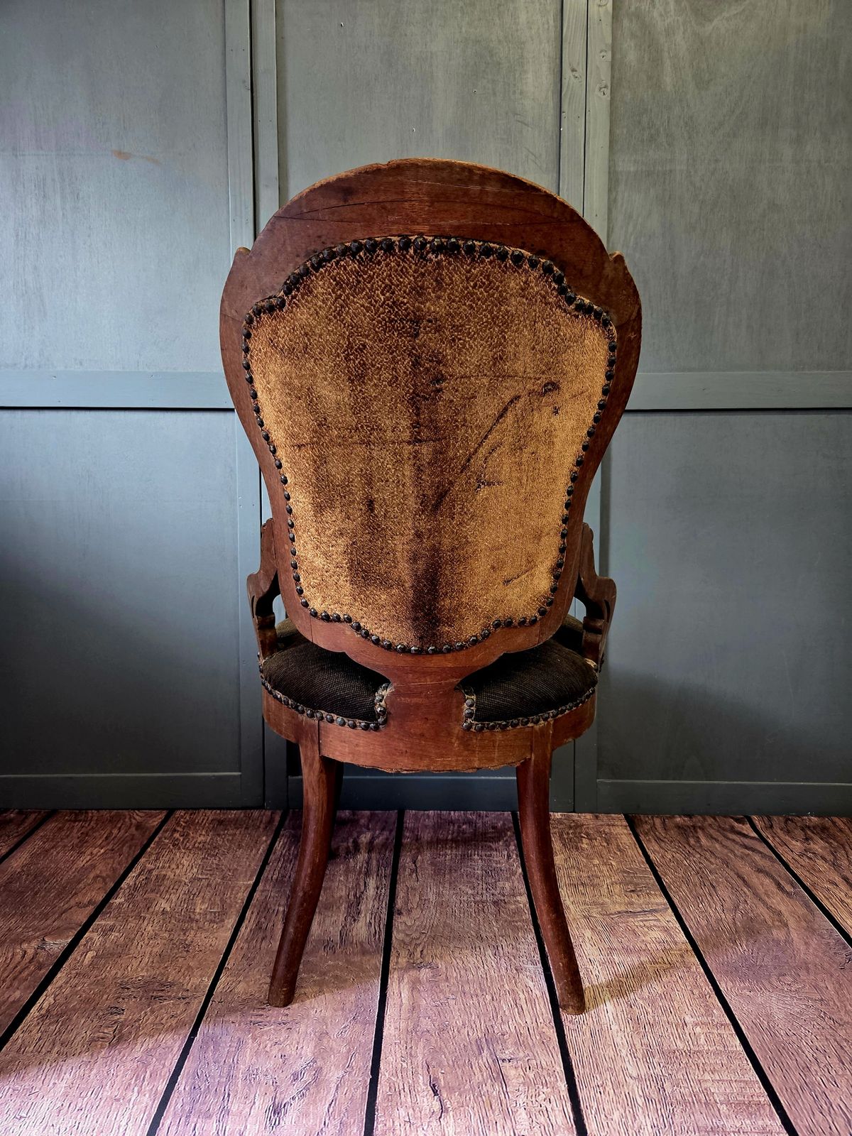 Early 20th Century Louis XV Style Walnut Salon Armchair With Needlepoint Upholstery photo 285.0