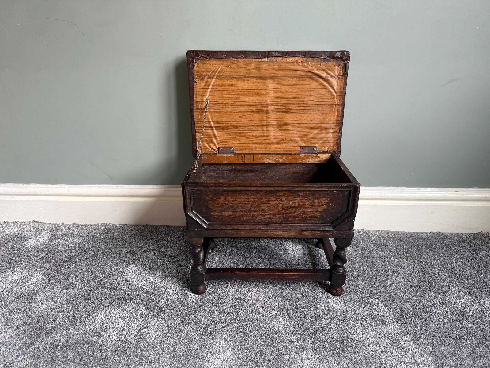 photo vinterior Vintage Upholstered Stool With Storage Dressing Table Stool