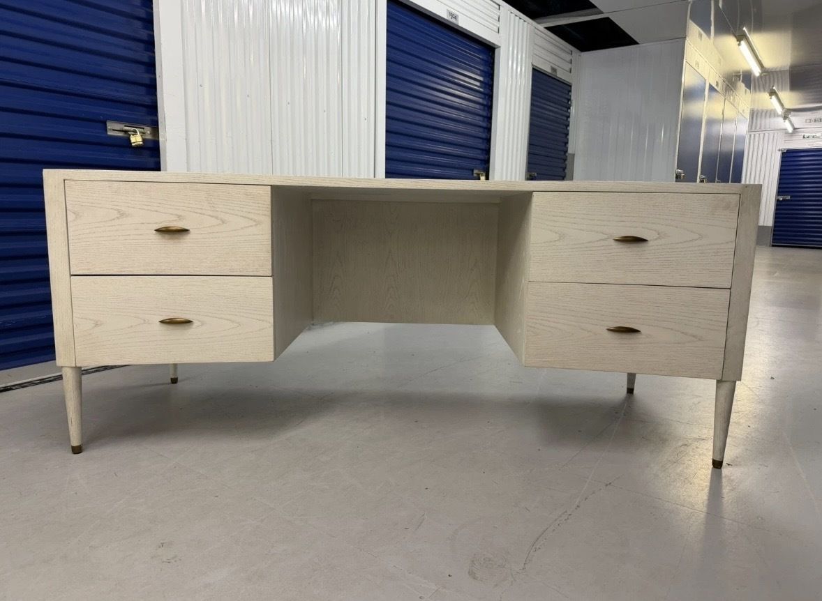 Julian Chichester Large Curved Desk