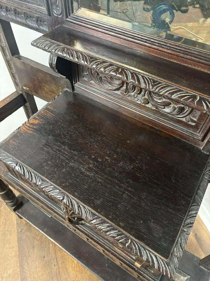 Late 19th Century Carved Gothic Oak Hall Stand photo vinterior