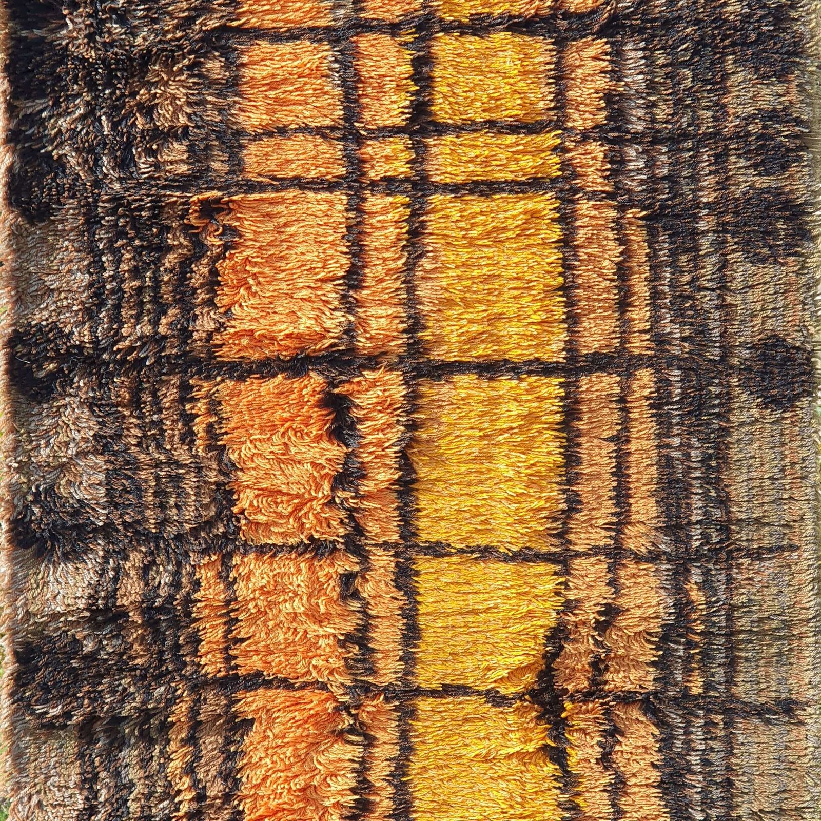 A Stunning Traditional Swedish Rya Rug In The Aesthetic Style. 1960s. photo vinterior