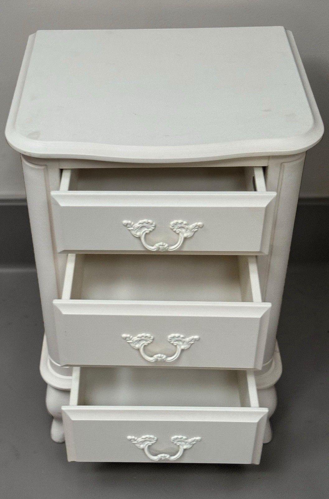 295.0 Pair Of Laura Ashley Provençale Dove Grey Bedside Chest Of Drawers Rococo Style photo