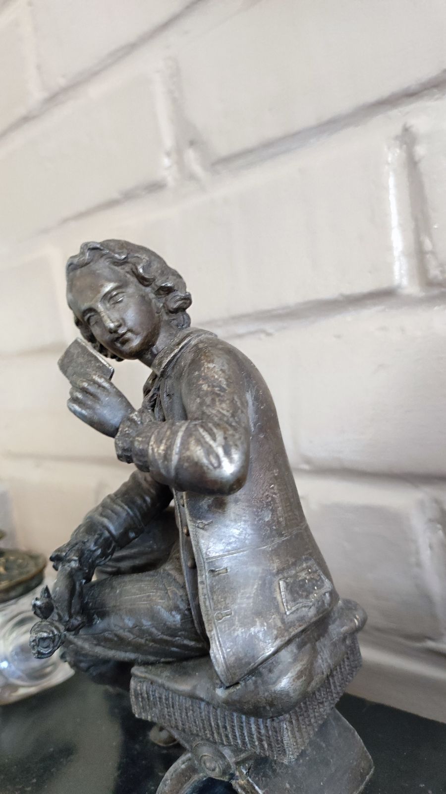 photo vintage Antique French Double Figural Inkwell On Wood Base