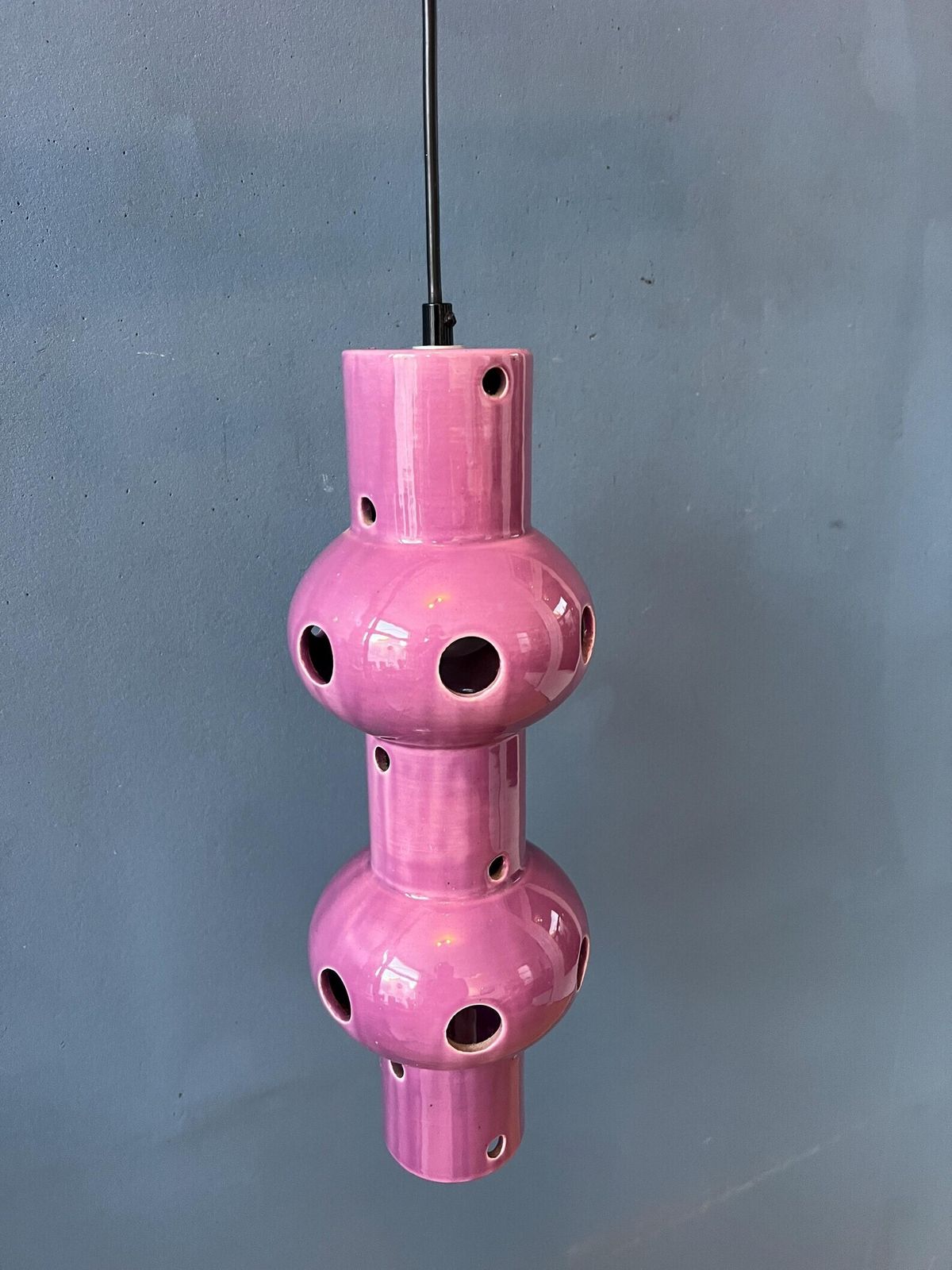 photo for sale Vintage Roze Paarse Keramische Hanglamp, West Duitsland