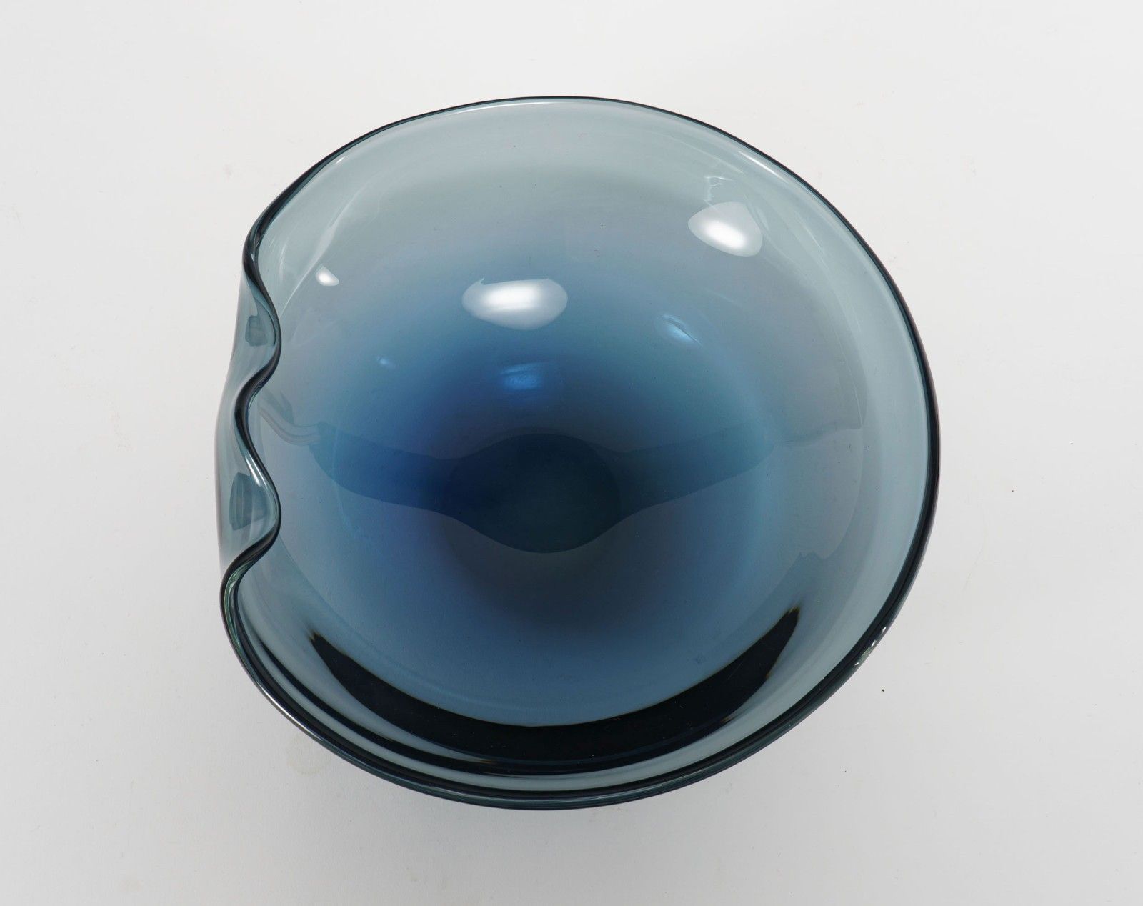 Seguso Vetri D'arte Flavio Poli – Vintage Murano Glass Crimped Blue Bowl & Label photo for sale