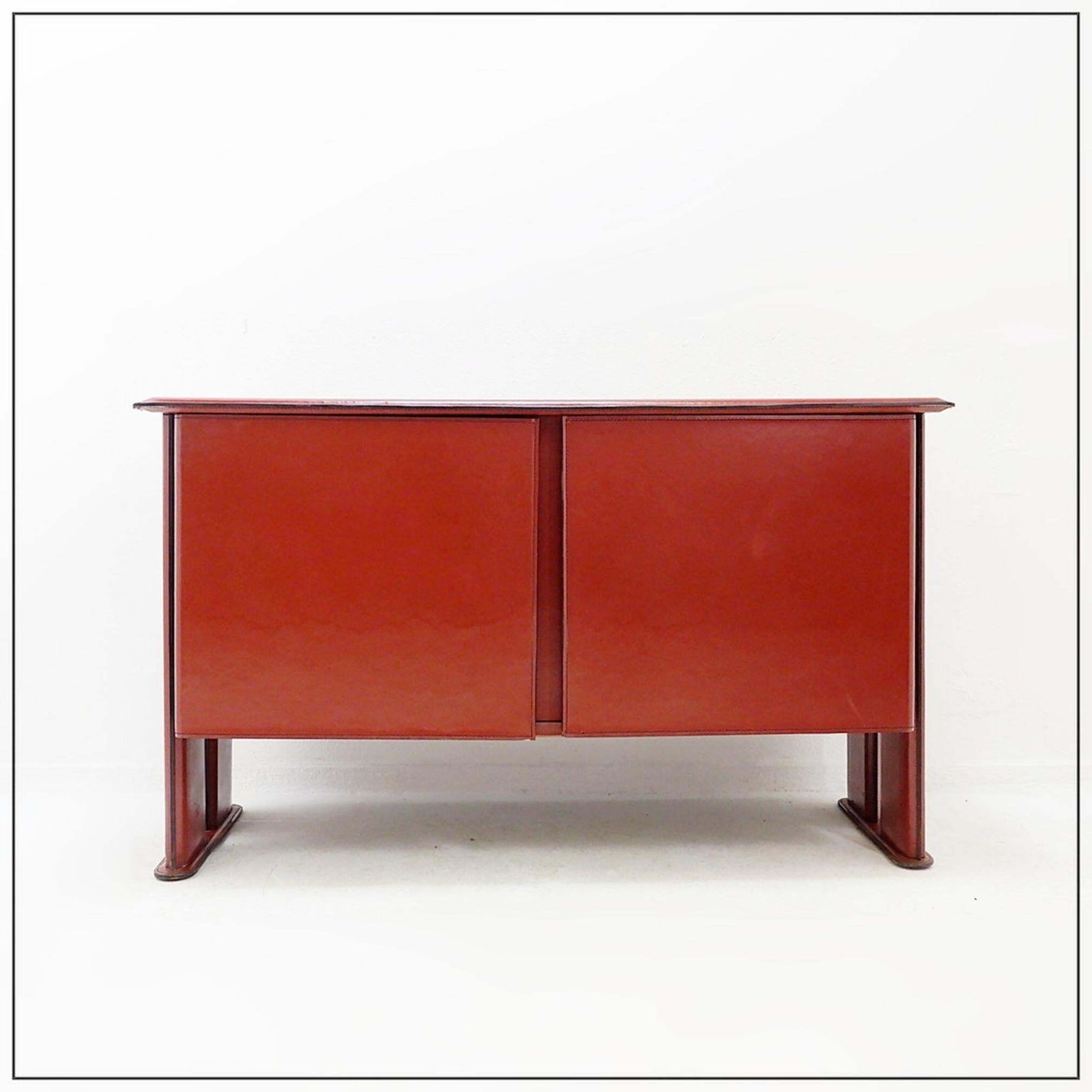 photo vinterior Leather Sideboard By De Couro Of Brazil   1980s   2 Available