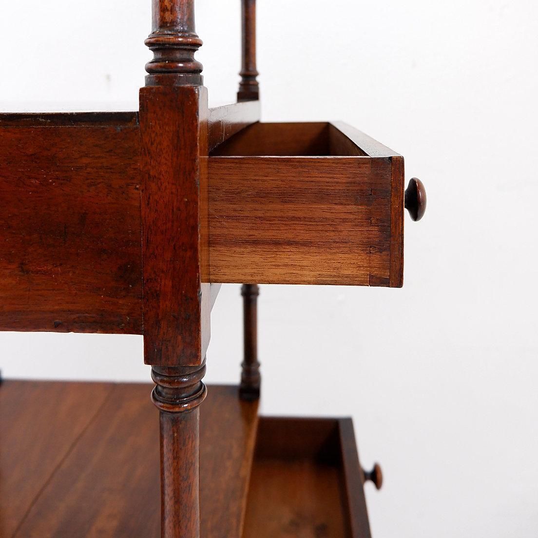 photo vinterior 19th Century Antique English Sheraton Shelf
