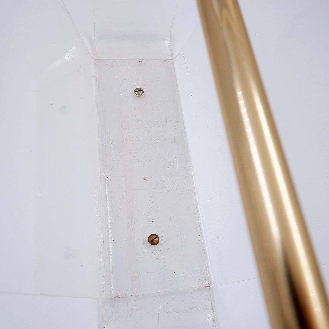 "Omega" Magazine Rack By David Lange, Roche Bobois Plexiglass, 1970 photo 276.0