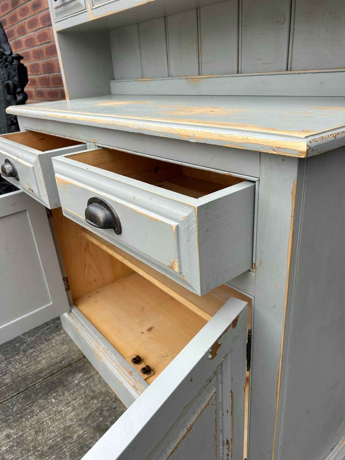 photo vinterior Distressed Painted Pine French Style Farmhouse Kitchen Dresser Inc Spice Drawers