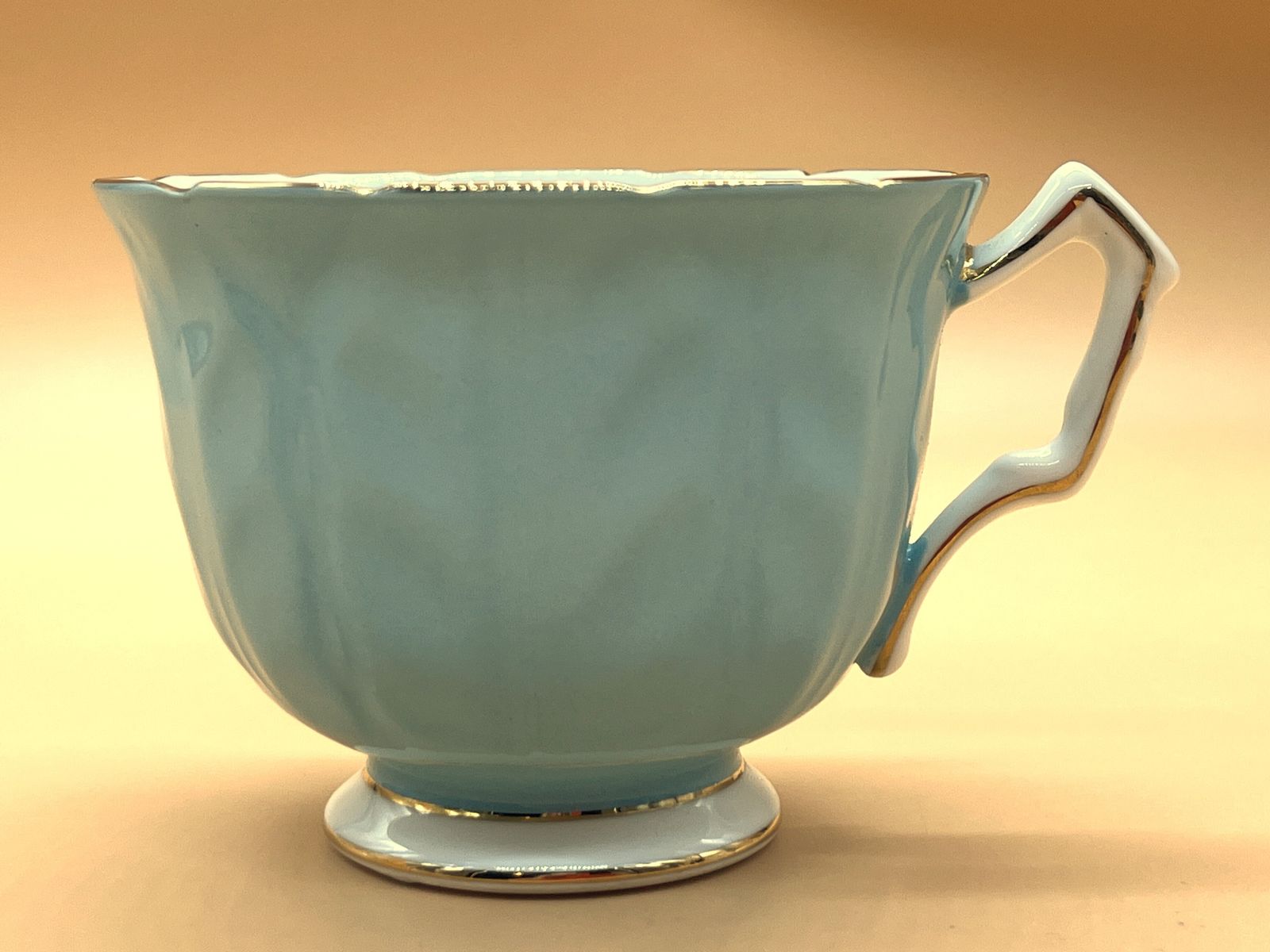 Aynsley China Crocus Shape Wild Tudor Blue Cabinet Tea Cup & Saucer Duo. photo vinterior