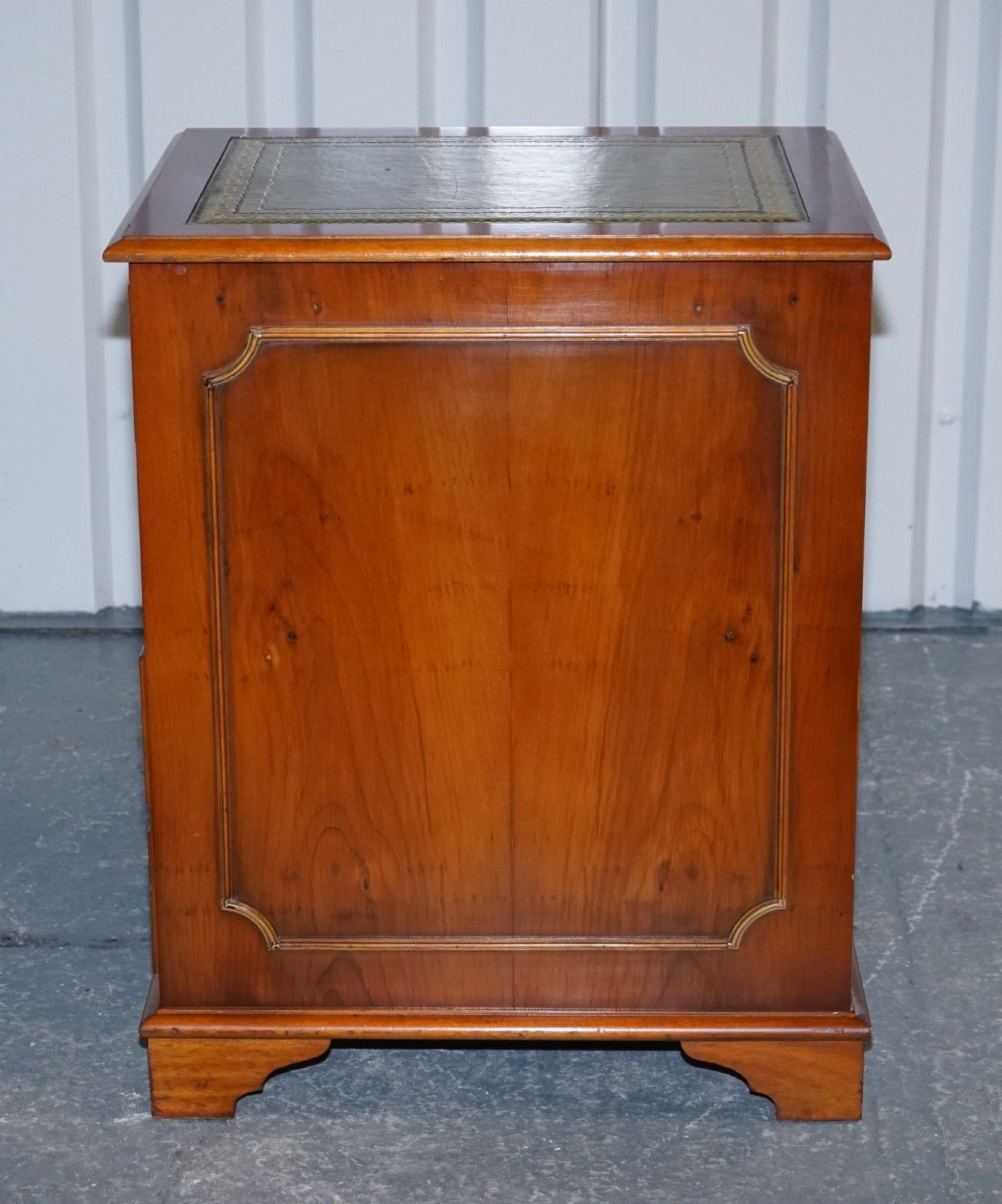photo vintage Vintage Yew Wood Filling Cabinet With Green Leather Top And Two Drawers