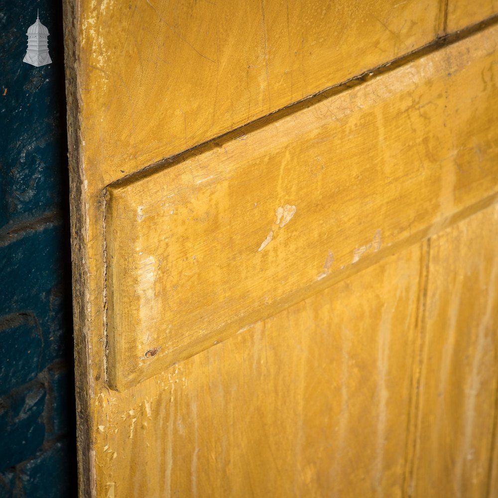 photo vintage Ledged Plank Door, Reclaimed Cottage Door