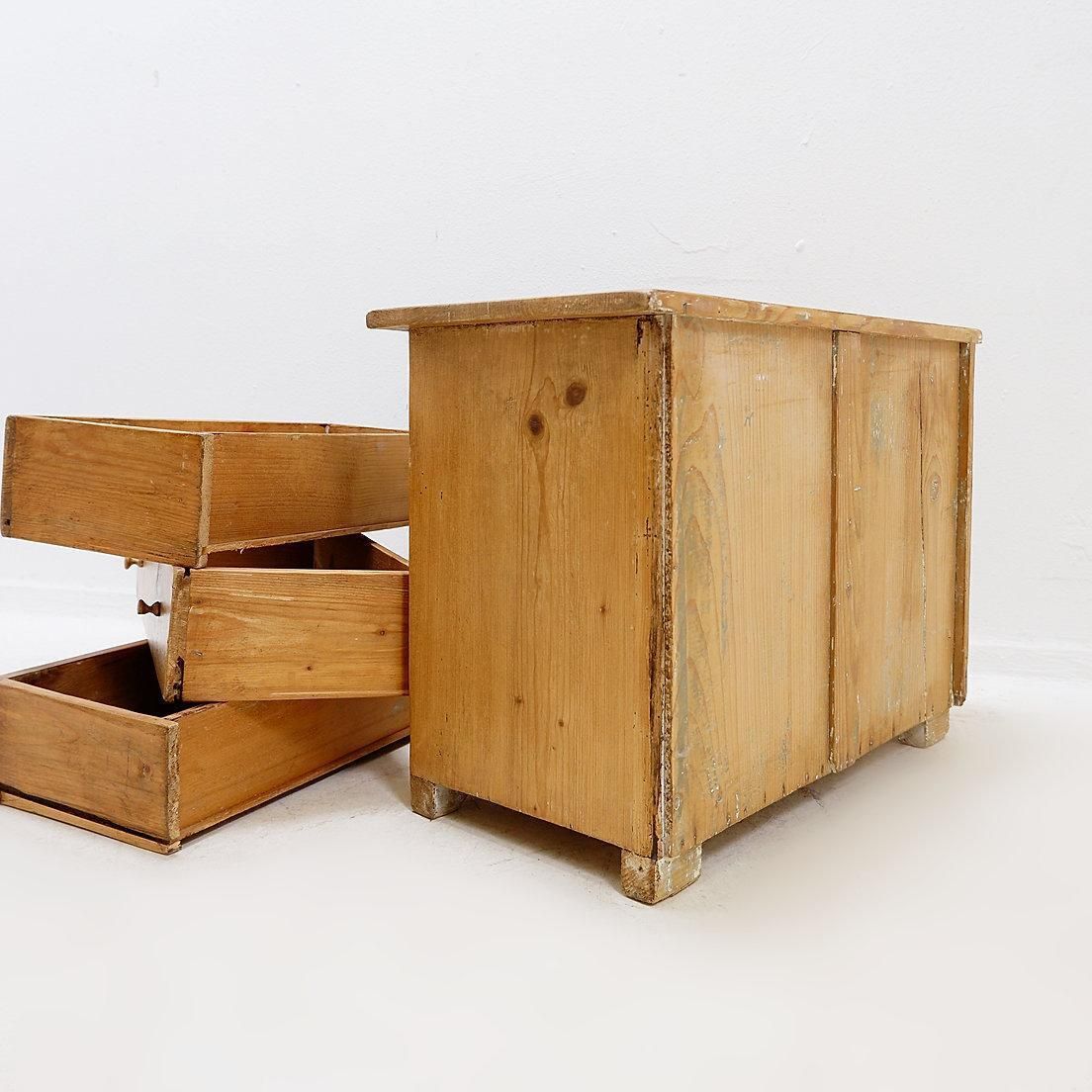 Small Antique Chest Of Drawers In Solid Wood With 3 Drawers photo for sale