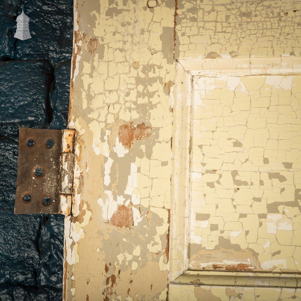 6 Panel Door, Six Moulded Panels, Distressed Paint photo vinterior