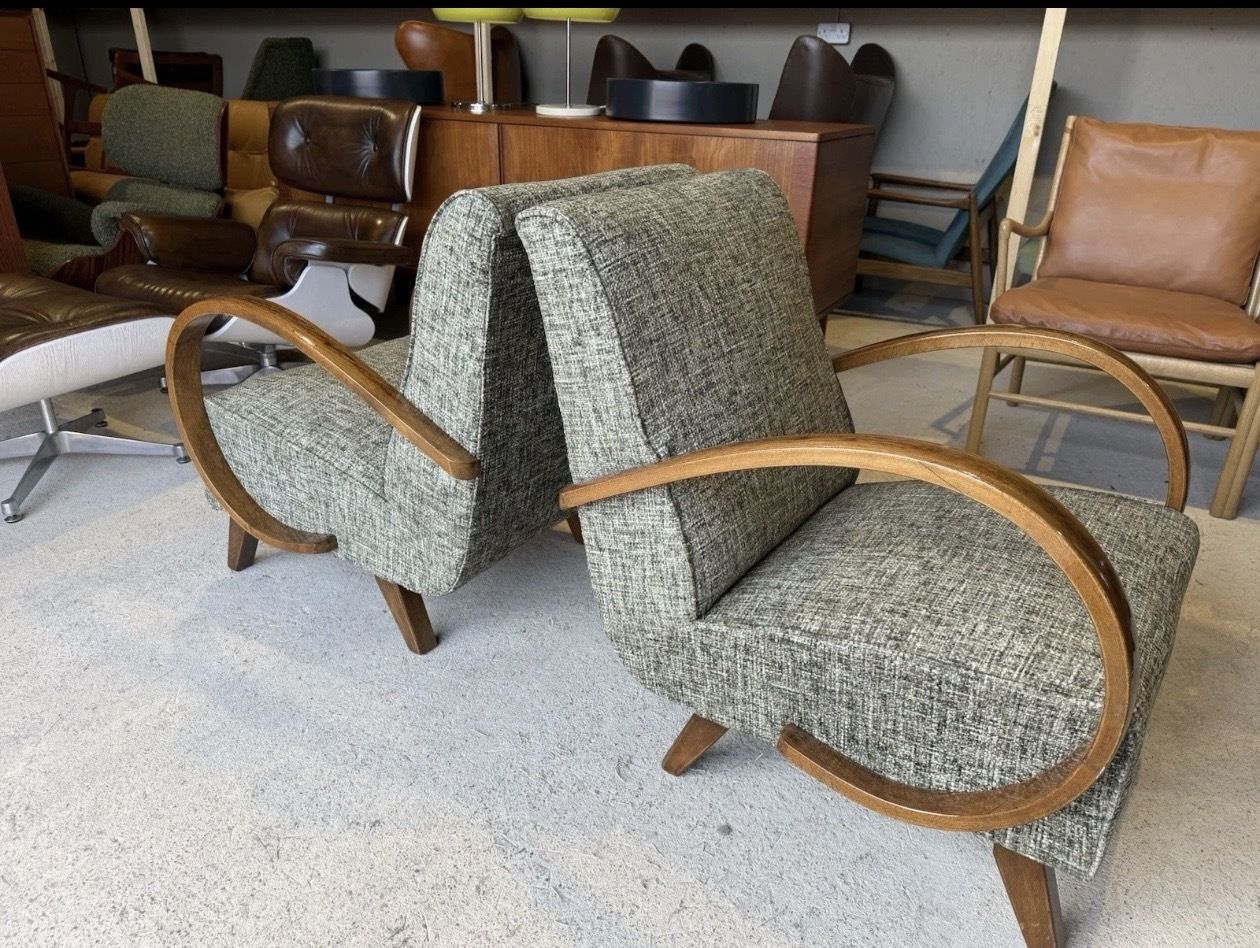 photo vintage Pair Of Jindrich Halabala Armchairs, Art Deco