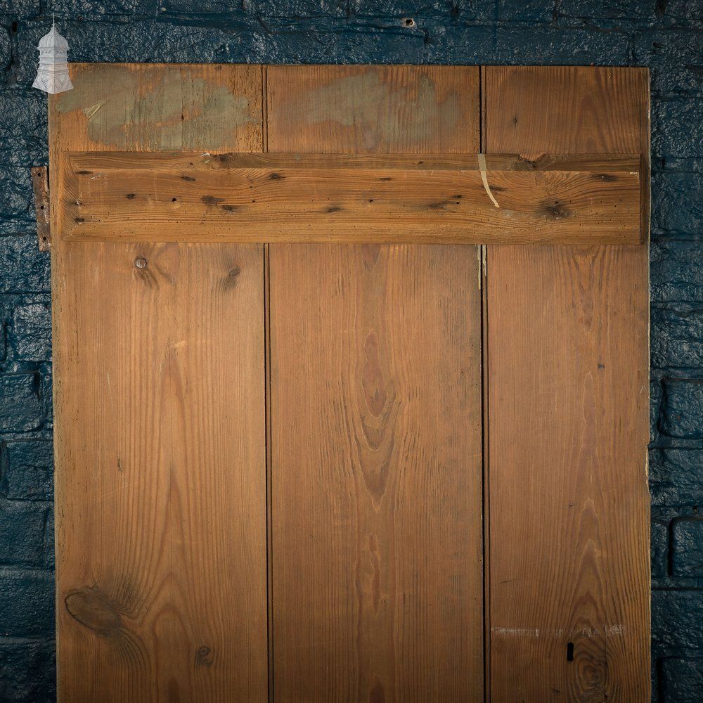 photo vintage Plank & Ledge Door, Reclaimed With Distressed Green Paint