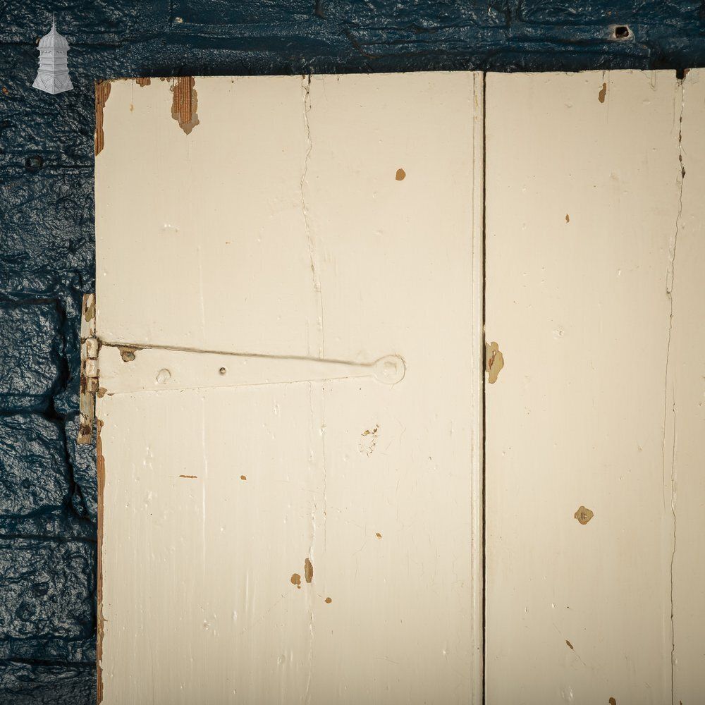Ledged Plank Cottage Door, Reclaimed Distressed Paint photo for sale