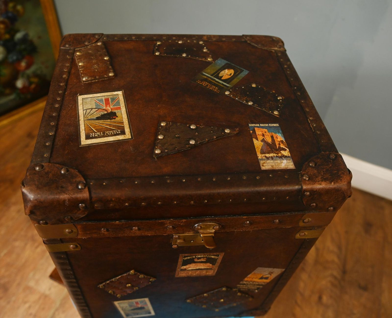 Leather Steamer Trunk Case Vintage Side Table. photo vinterior