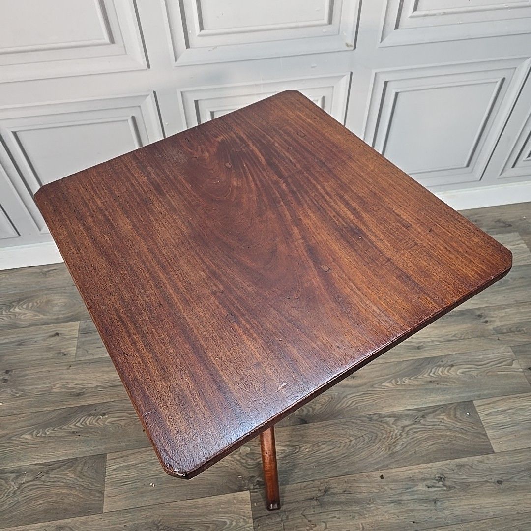 photo furniture Antique Tilt Top Table Mahogany Tripod Occasional Wine Side Table Solid Wood