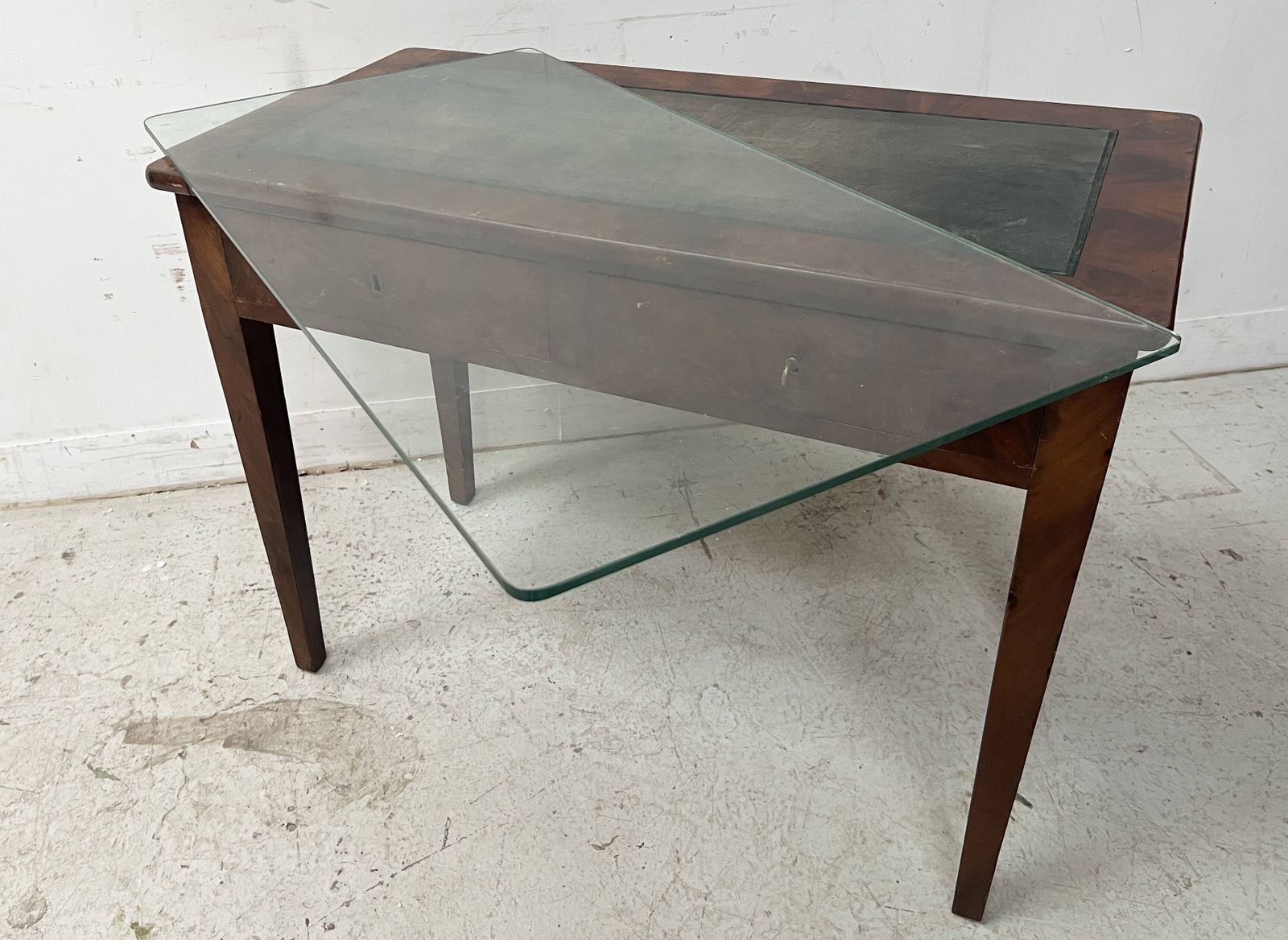Louis XVI Style Desk In Mahogany And Veneer, 19th Century photo Furniture