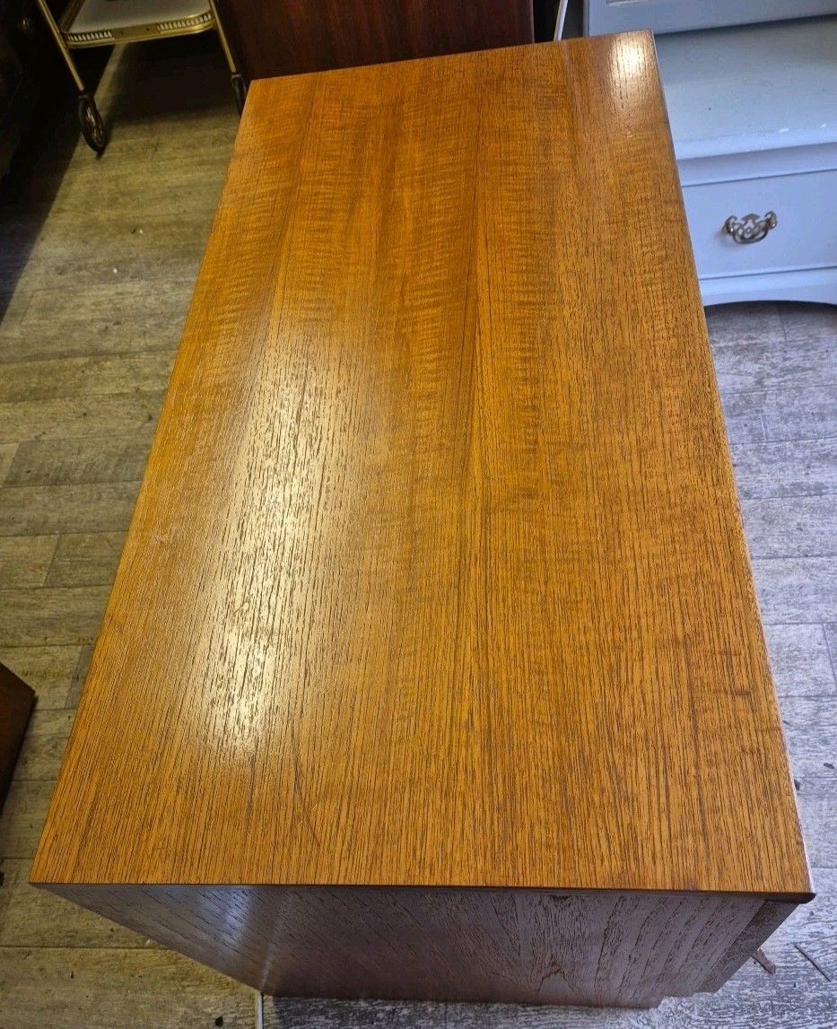 photo furniture Retro/Mi Century Teak Tv Hi Fi Cabinet By Parker Knoll Nathan (Squares)furniture