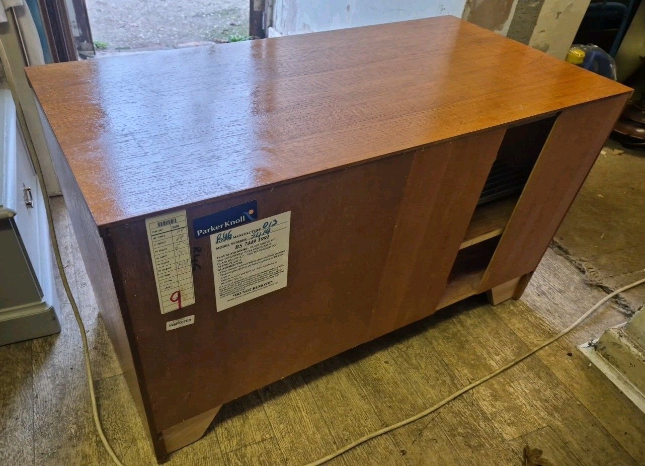 Furniture Retro/Mi Century Teak Tv Hi Fi Cabinet By Parker Knoll Nathan (Squares)furniture photo