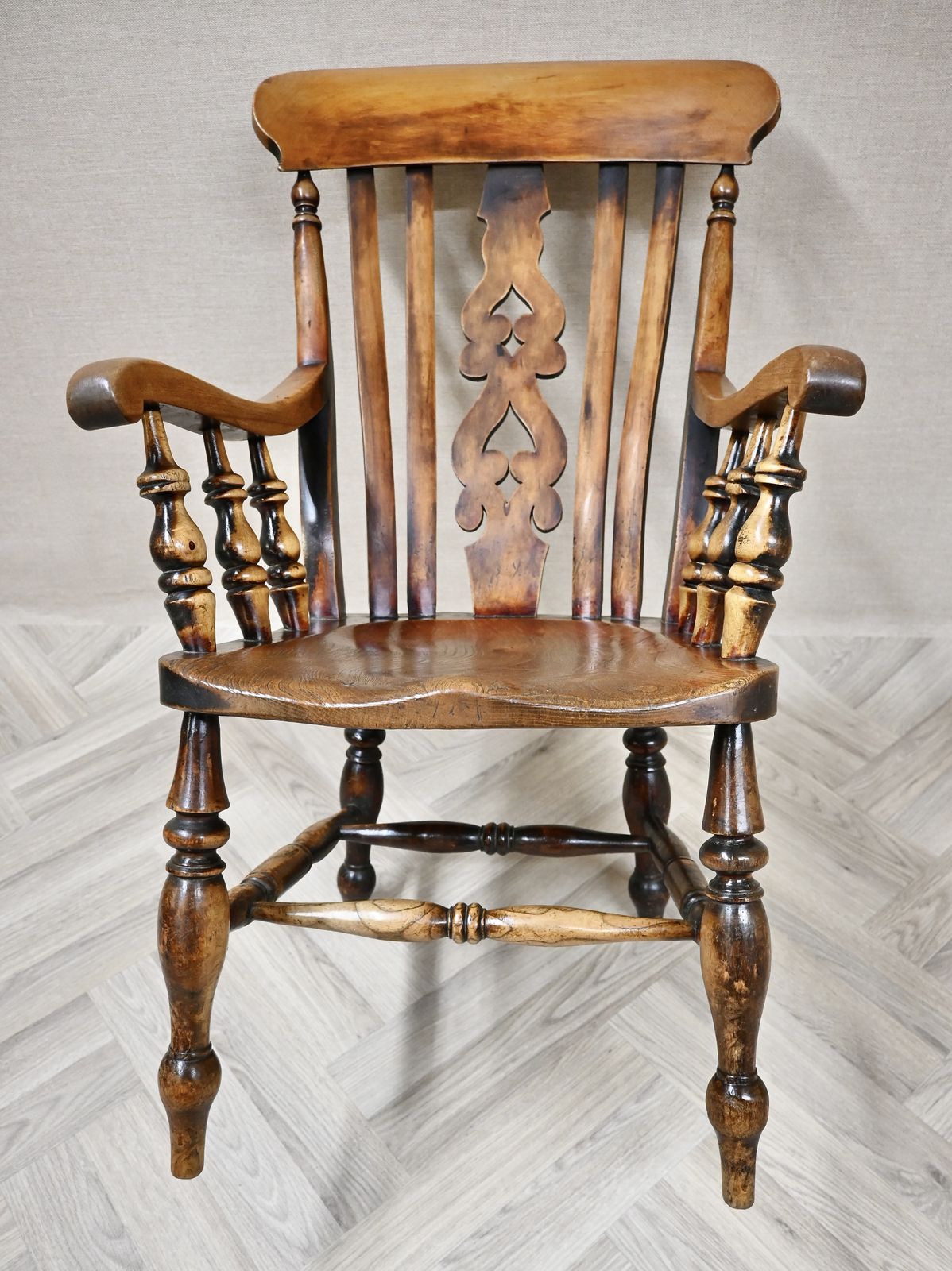 Antique Farmhouse Windsor Armchair photo 750.0