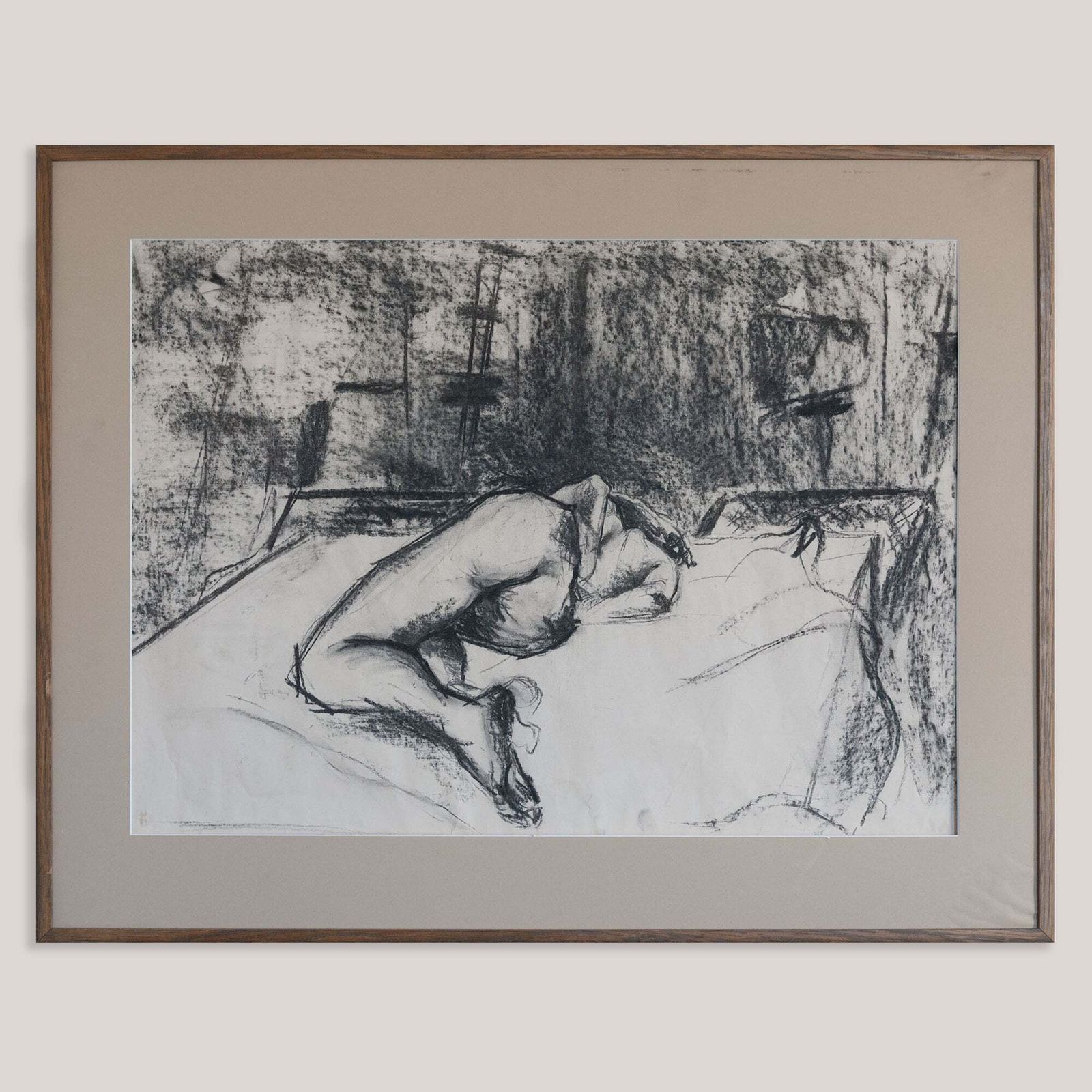 Liggende Naaktfiguur – Tekening In Houtskool photo furniture