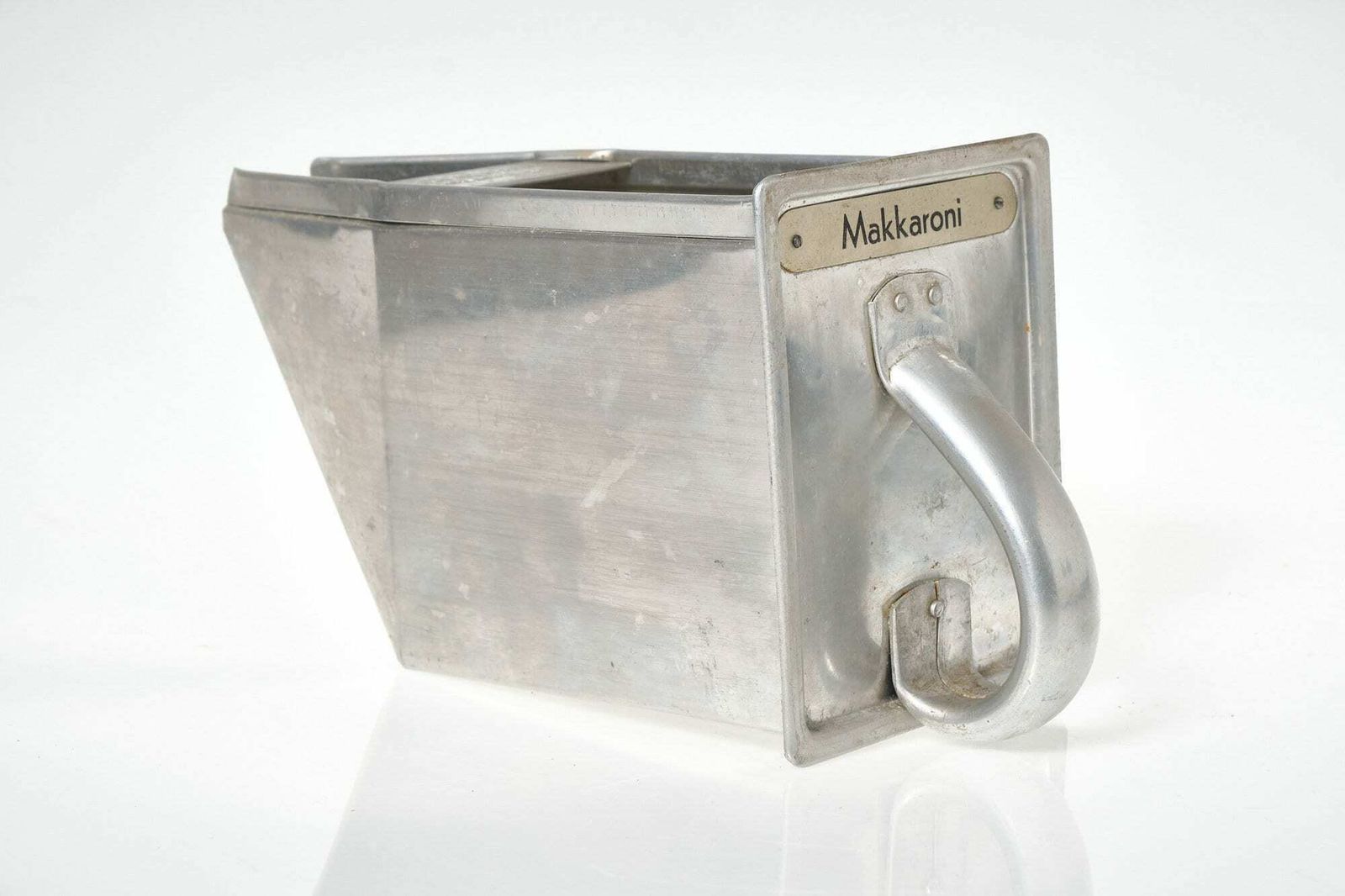 Chutes For Frankfurter Küche, By Bauhaus Designer Margarethe Schütte Lihotzky, Harrer Hanau