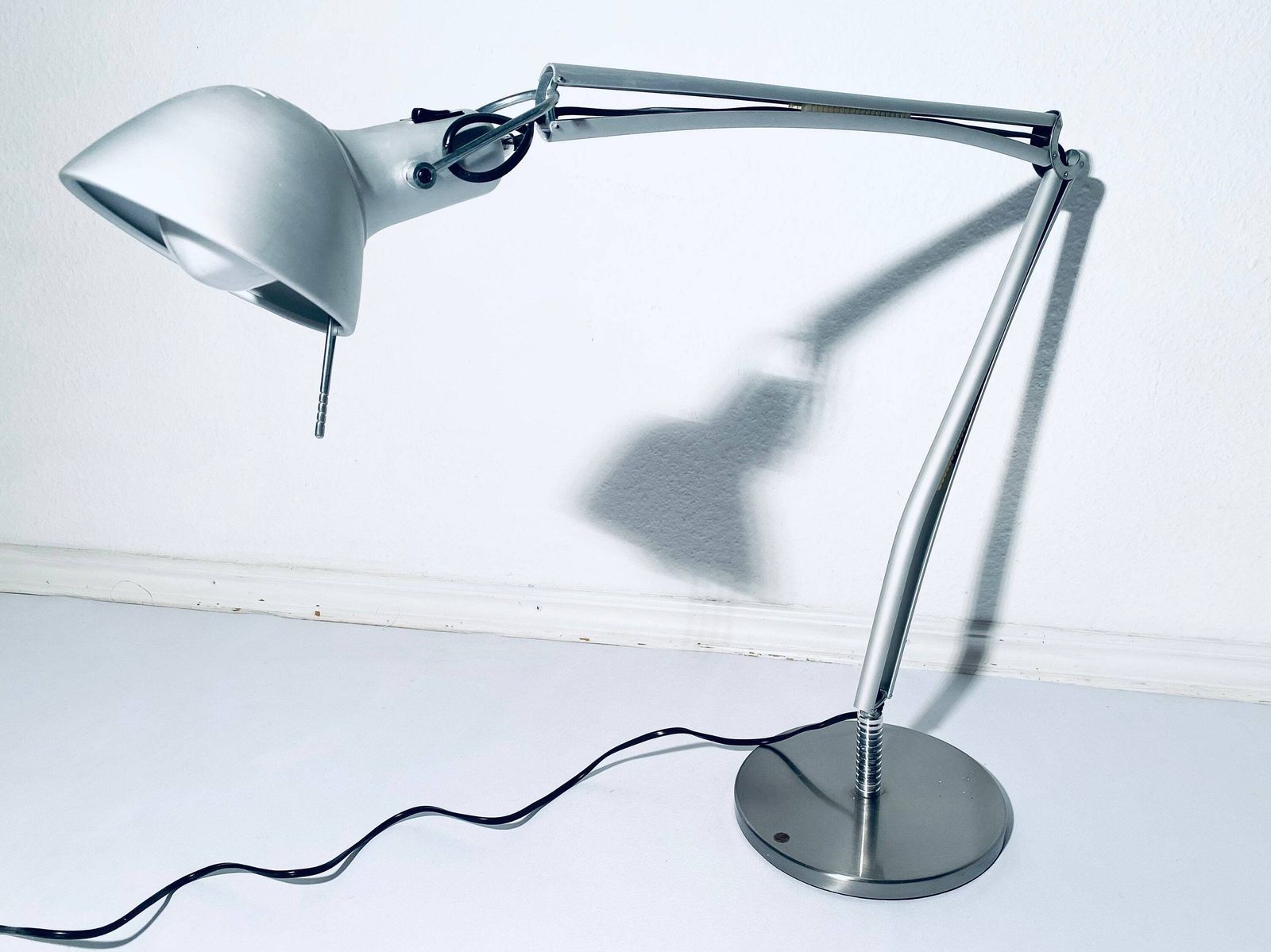 Lumina Naomi Designer Desk Lamp Italy Silver Aluminum / Home Office Decor 90s photo vinterior