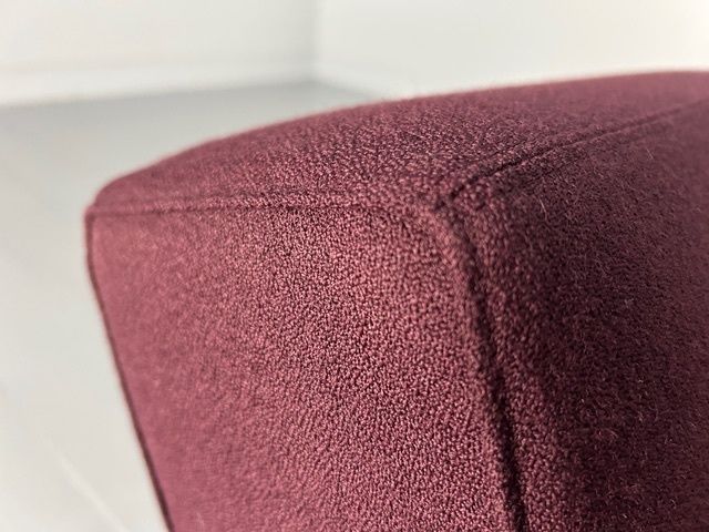 photo vinterior Cassina "276 Aspen" Sofa Chaise In Aubergine Purple Fabric
