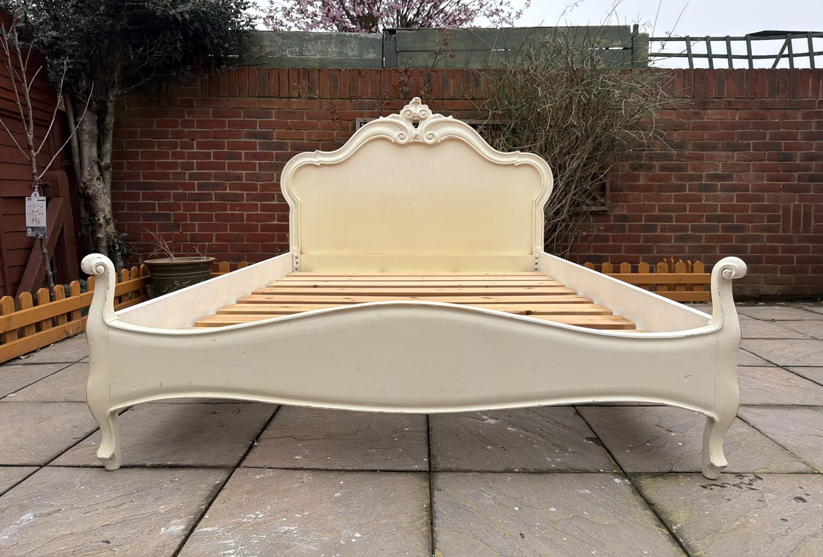 Gorgeous French Antique Leaf Style Double Bed Frame – Great Condition photo Furniture
