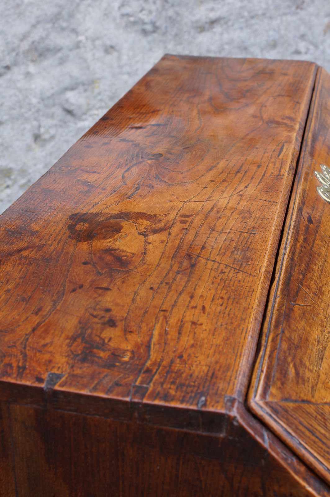 1650.0 Early 18th Century Elm Bureau, 1700s photo