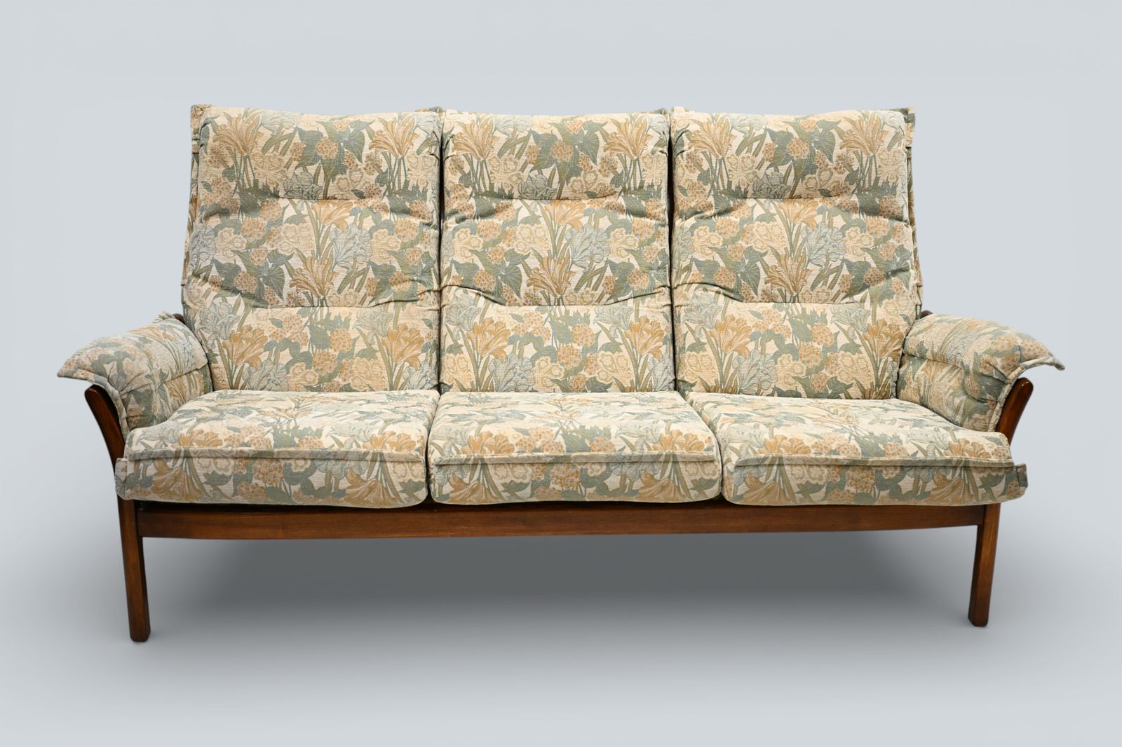 Ercol Saville 3str Sofa Ercol's Washable Upholstery Golden Dawn Free Uk Delivery photo furniture