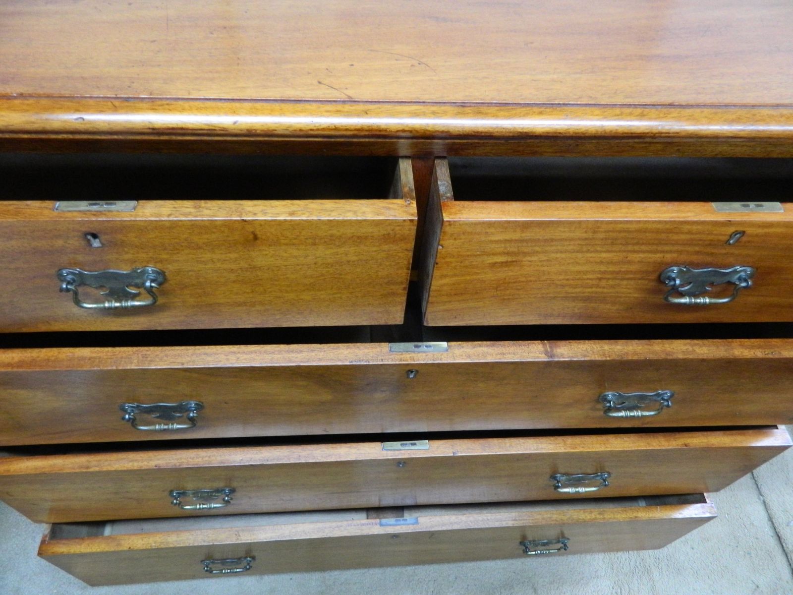 Victorian Mahogany Chest Of Drawers photo vinterior