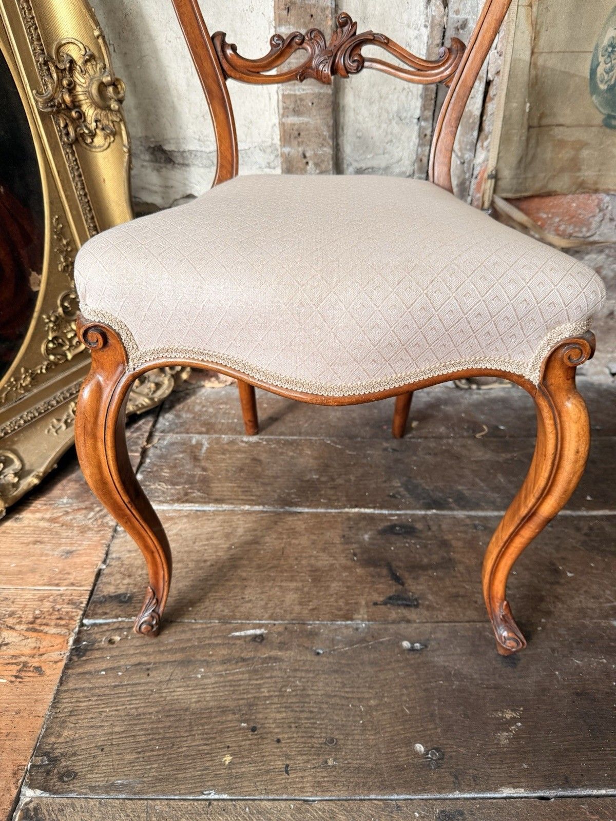 photo furniture Set 6 Antique Carved  Walnut & Biscuit Linen Louis XV French Chairs 1870 Circa