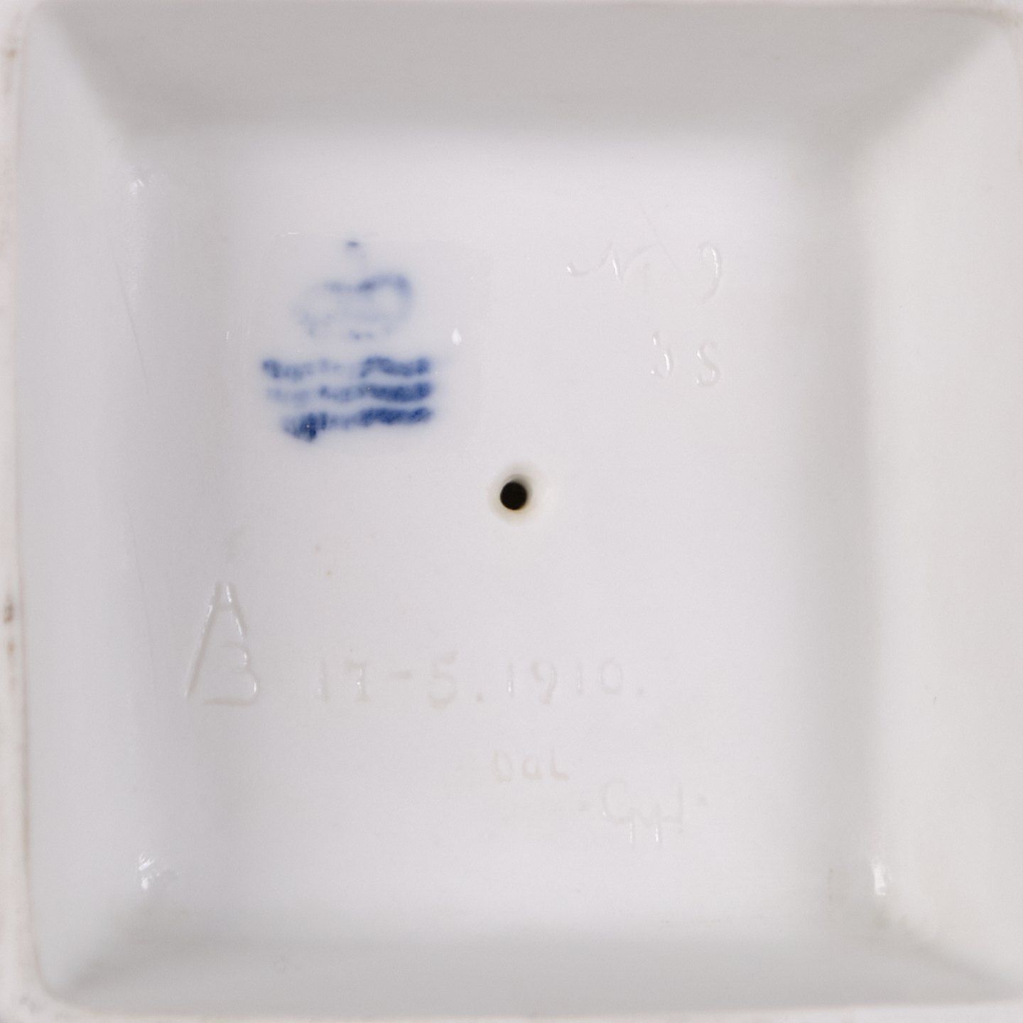 photo for sale Porcelain Figurine – Chef's Uniform, Amager – Carl Martin Hansen – Royal Copenhagen