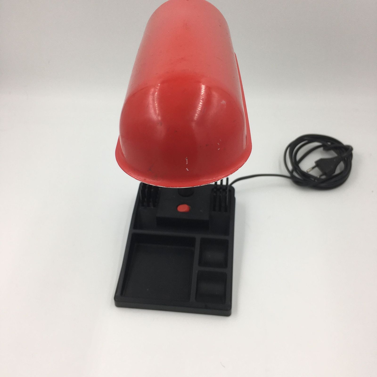 Duo Van Rode En Zwarte Flexibele Bureaulampen Met Pennenhouder photo buy